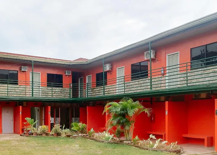 Max Travellers Inn By Reddoorz