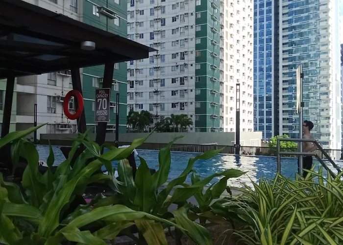 Kler Condo Garden With City View