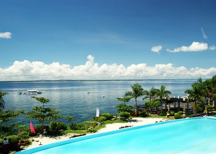 La Mirada Residence , Large 1 Bedroom Condo, Beaches , 3 Pools, Ocean Views, Fast Wifi, Netflix, Breakfast Included