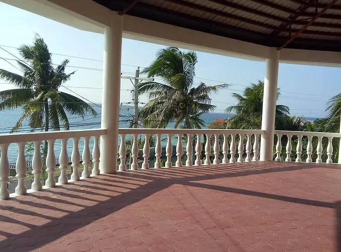 Medellin Seaview Inn