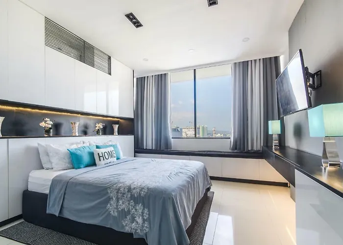 Free Netflix Condo Near It Park With 32-Inch Samsung Hdtv