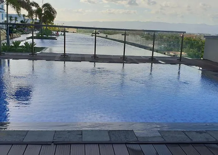 Mactan Newtown Condo With Garden And Ocean View 8Newtown Blvd