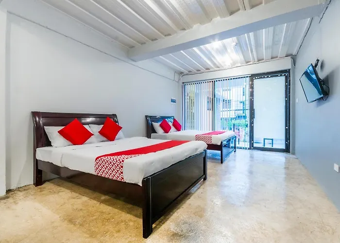 OYO 476 Hedda Hotel