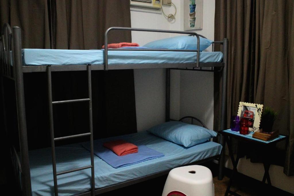 Hostel Tropical Breeze - Center Cebu