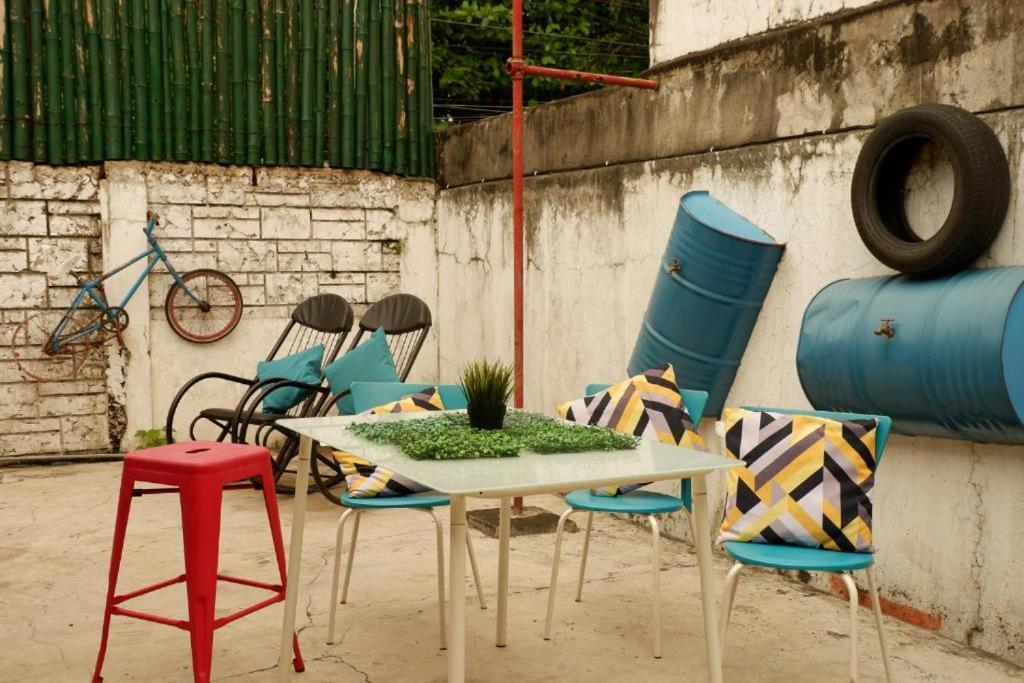 Hostel Tropical Breeze - Center Cebu