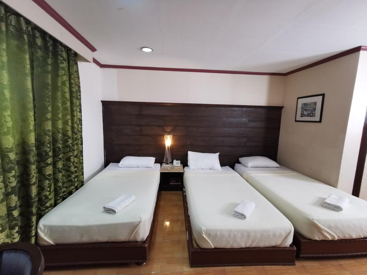 Hilltop Hotel 2*
