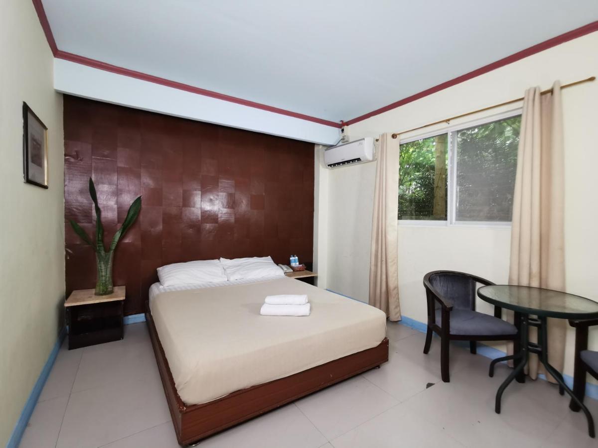 Hotel Hilltop 2*
