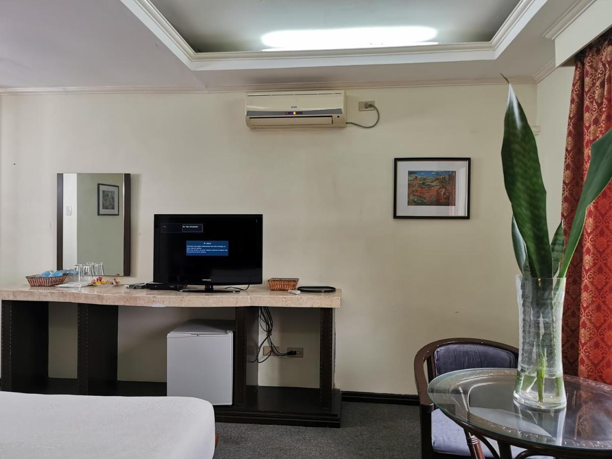 Hotel Hilltop 2*