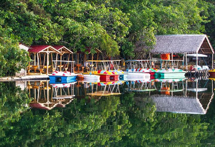 Papa Tasi Lakeside And Park