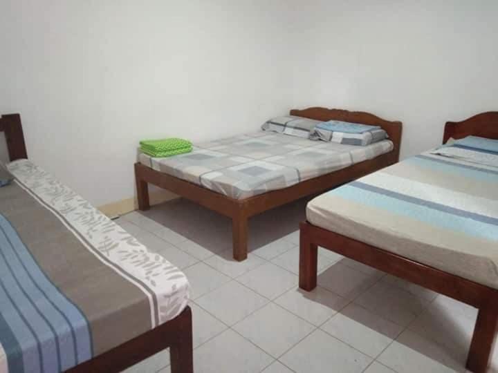 bahay-panuluyan Rosita's Cottages Near The Beach Moalboal