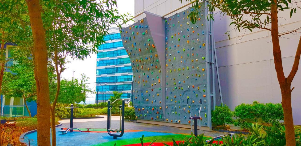 Apartment Mactan Newtown - 1br Stunning Ocean View And View