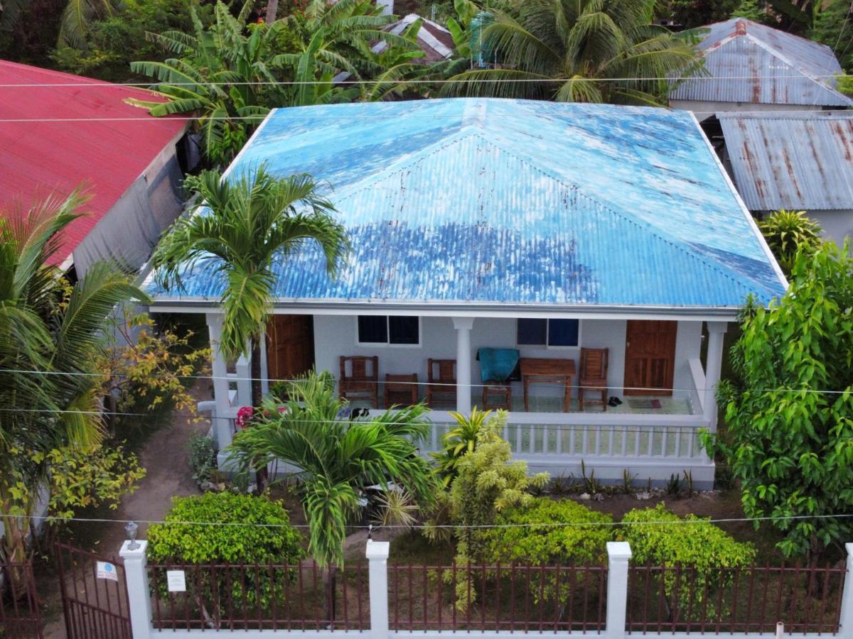 Genna's Tourist Guest house *