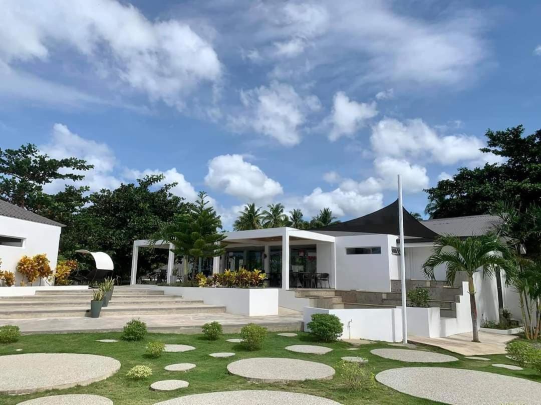 Cebu R 3*