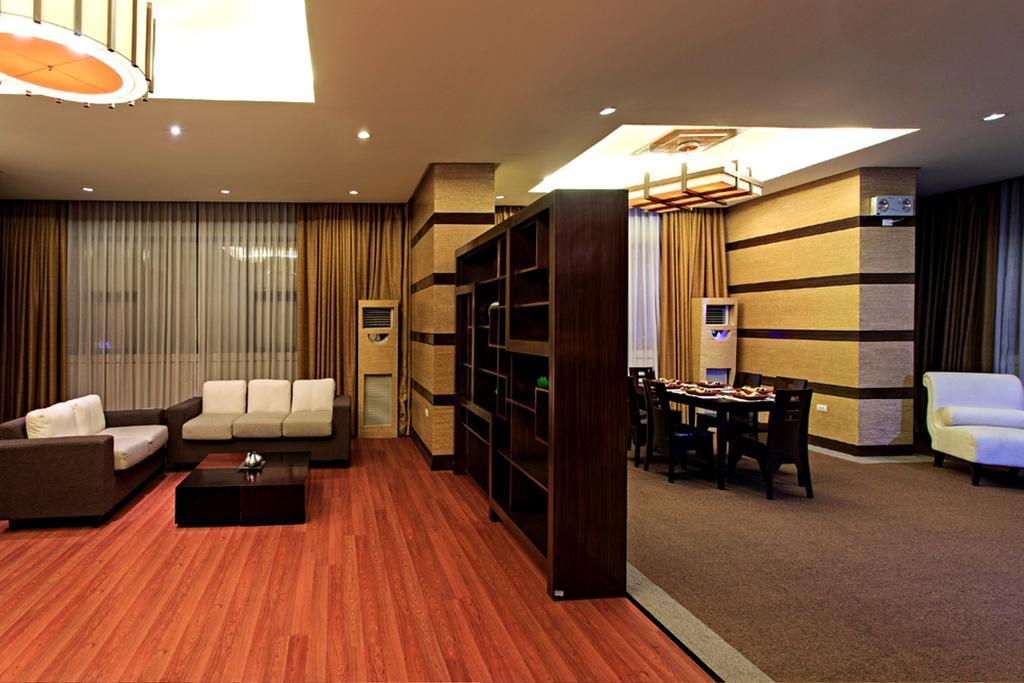 Parklane International Hotel 3*