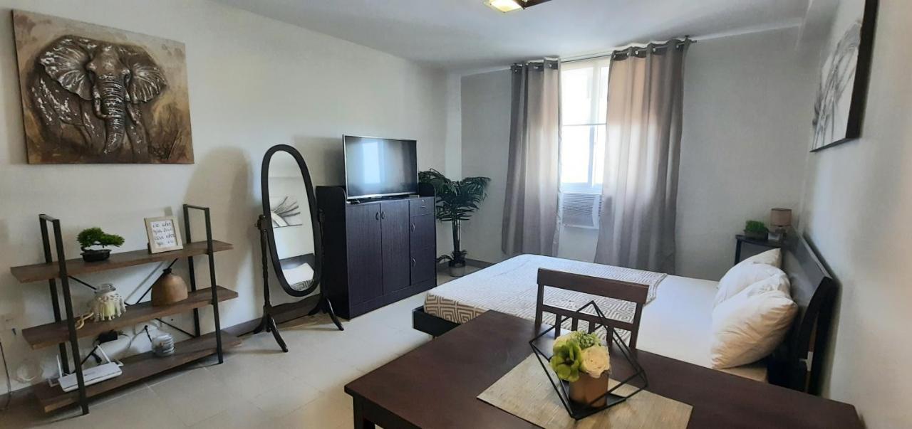 Cozy Near Beaches With Netflix And Pool Apartment