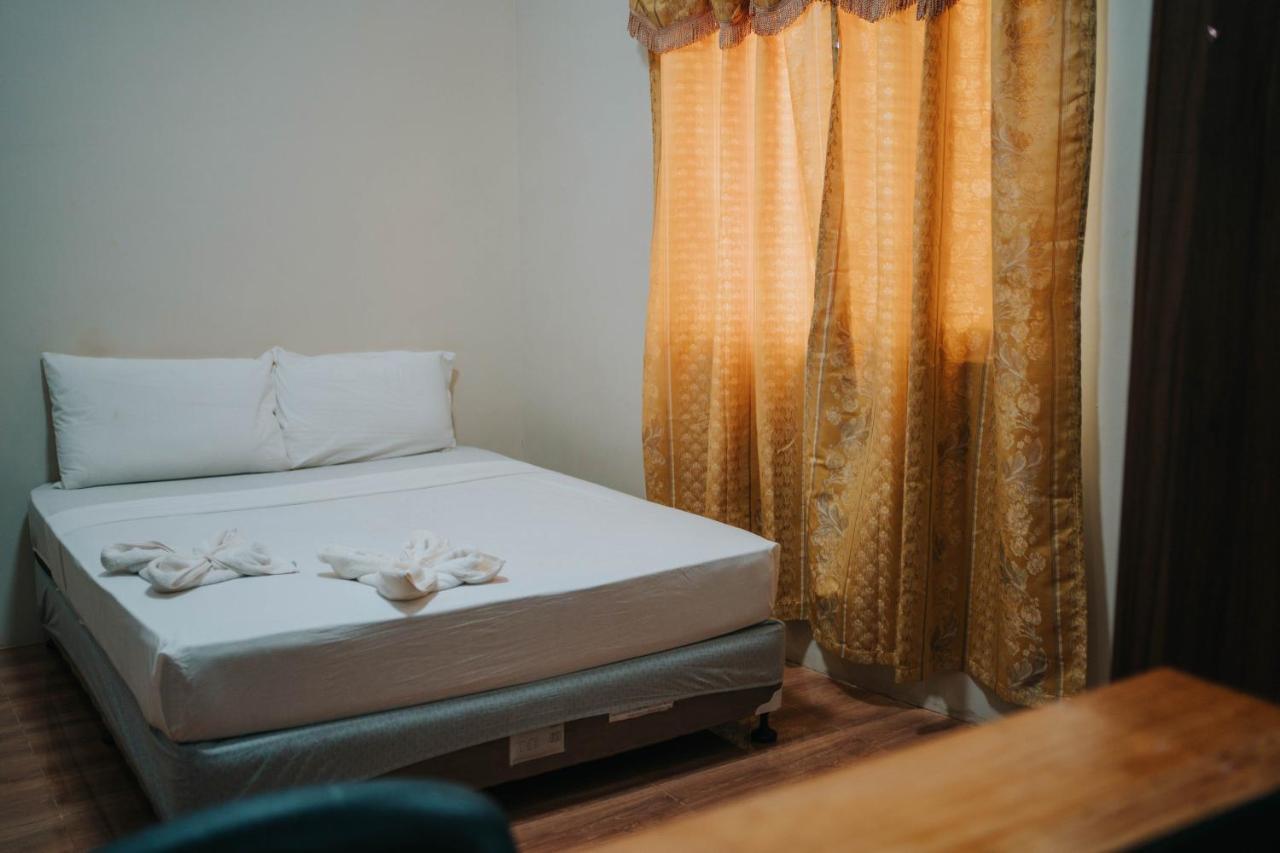 4k's House By Cocotel - Fully Vaccinated Staff Cebu