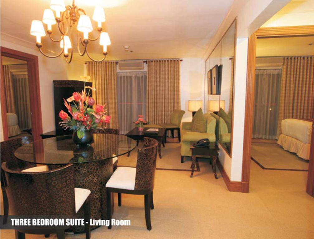 Crown Regency Mactan 4*