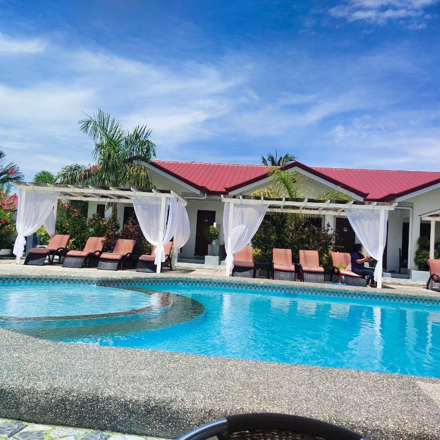 Garden Village Hotel 3*