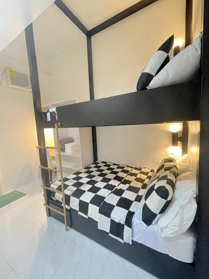 Hostel Budget *