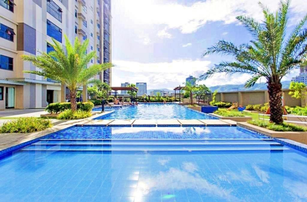 Horizons 101, Good For 2 Person Cebu