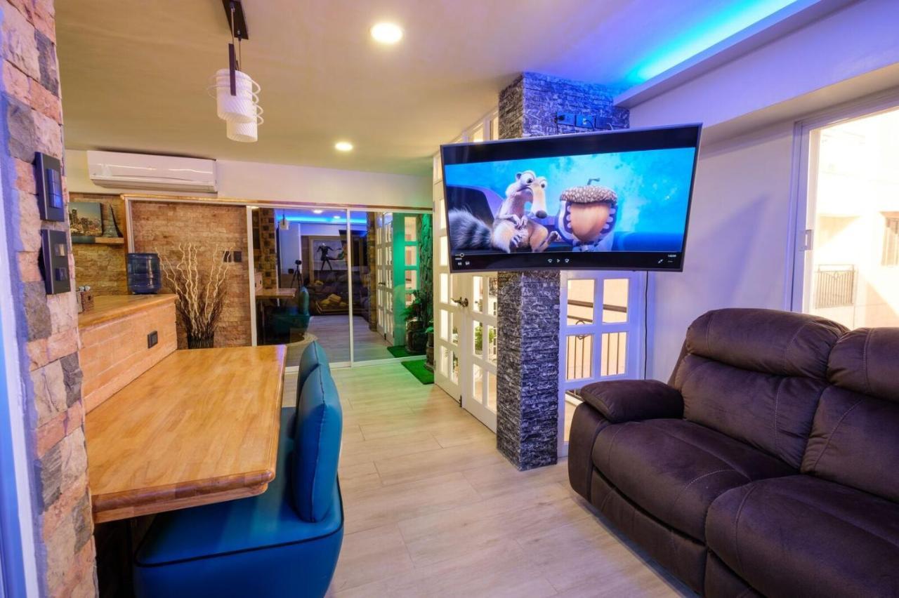 Clockworkorange Luxury Suites With Netflix *