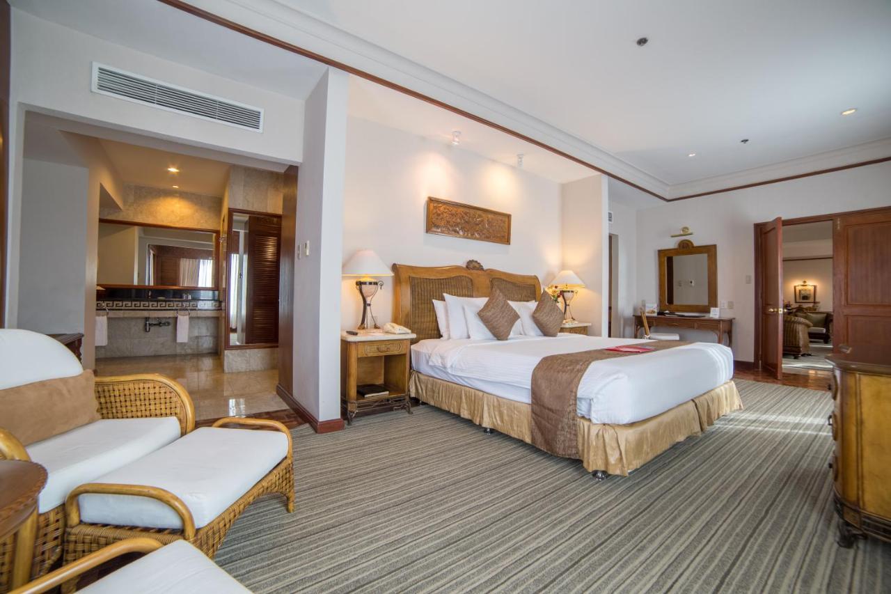 Waterfront Airport And Casino Lapu-Lapu City
