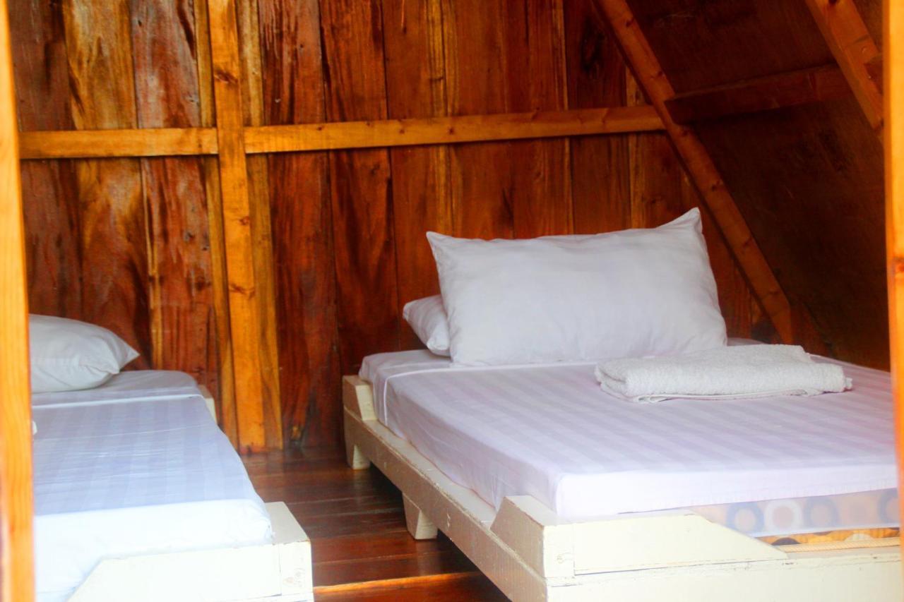 Bay Bar And Restaurant Hotel