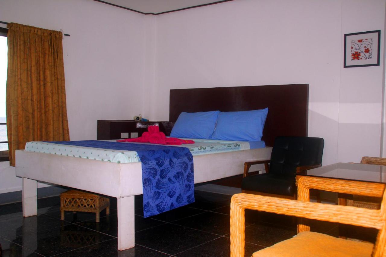 Bay Bar And Restaurant Hotel