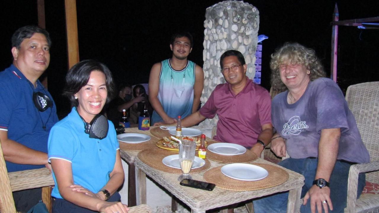 Hotel Bay Bar And Restaurant Oslob