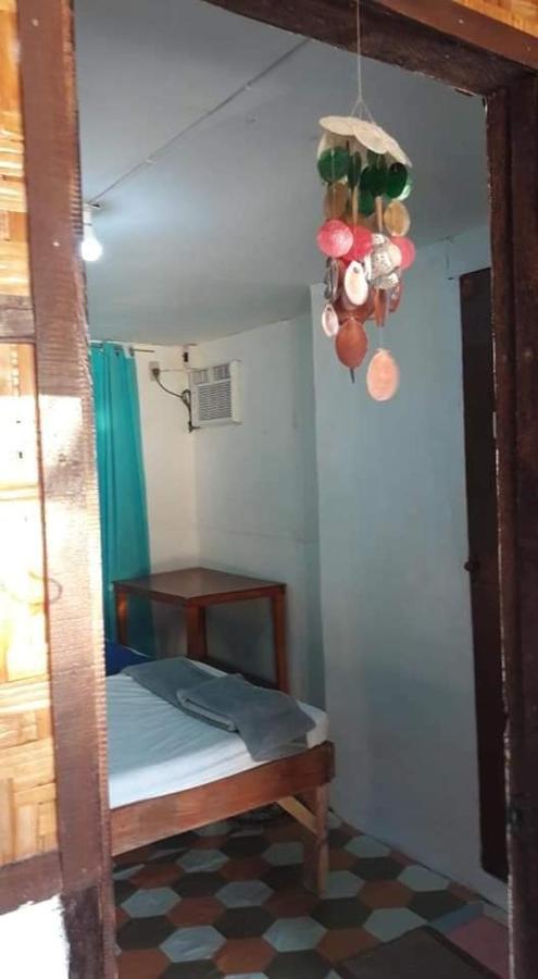 Lambug Beachfront Native Huts Bahay sa kanayunan Badian