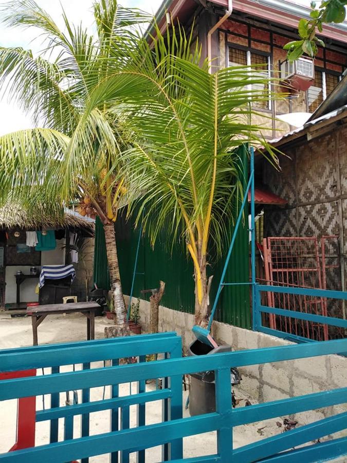 Lambug Beachfront Native Huts Bahay sa kanayunan *