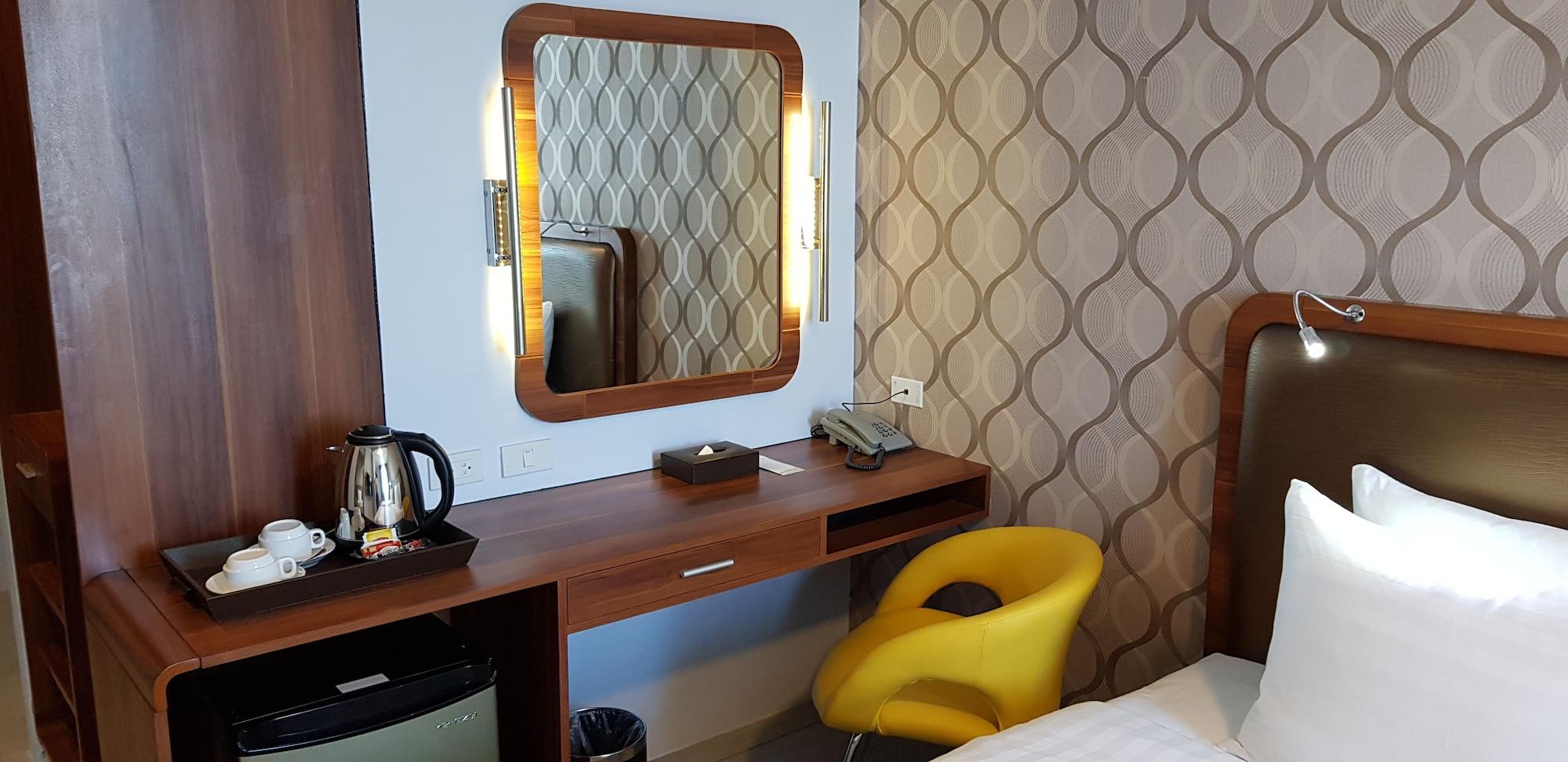 Hotel One & 4*