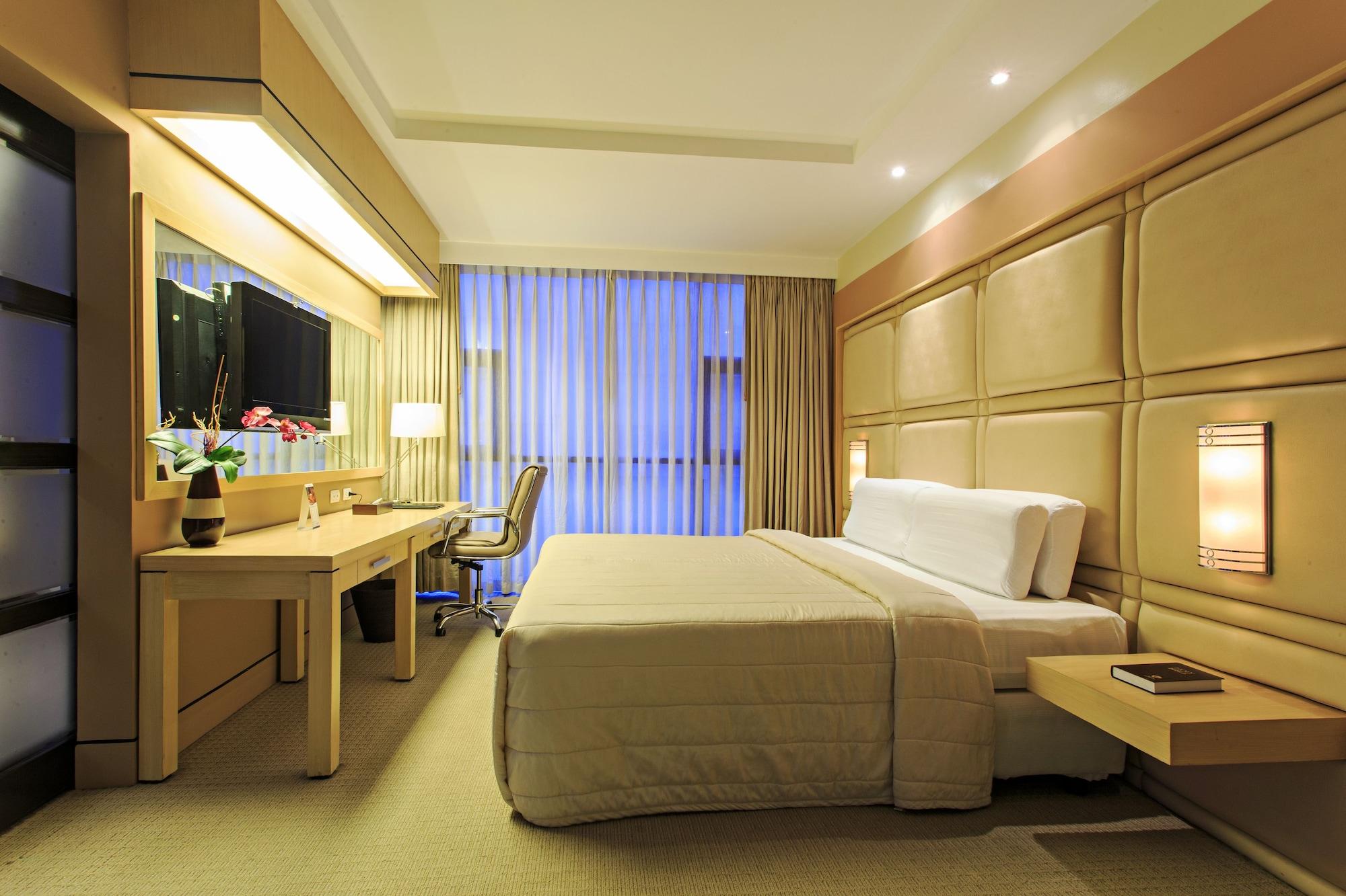 Parklane International Hotel 3*