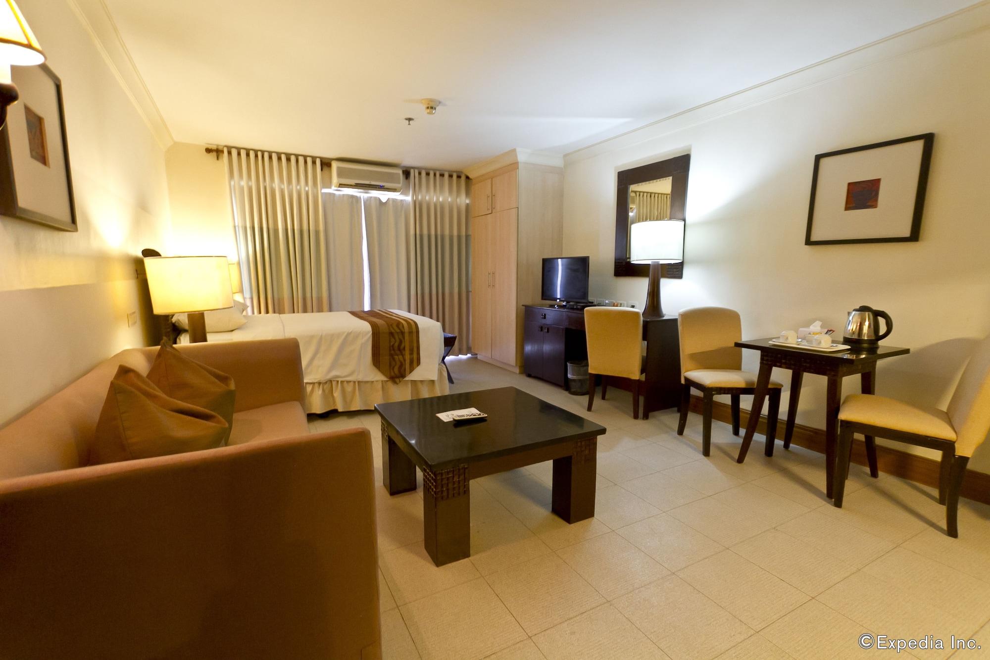 Crown Regency Mactan 4*