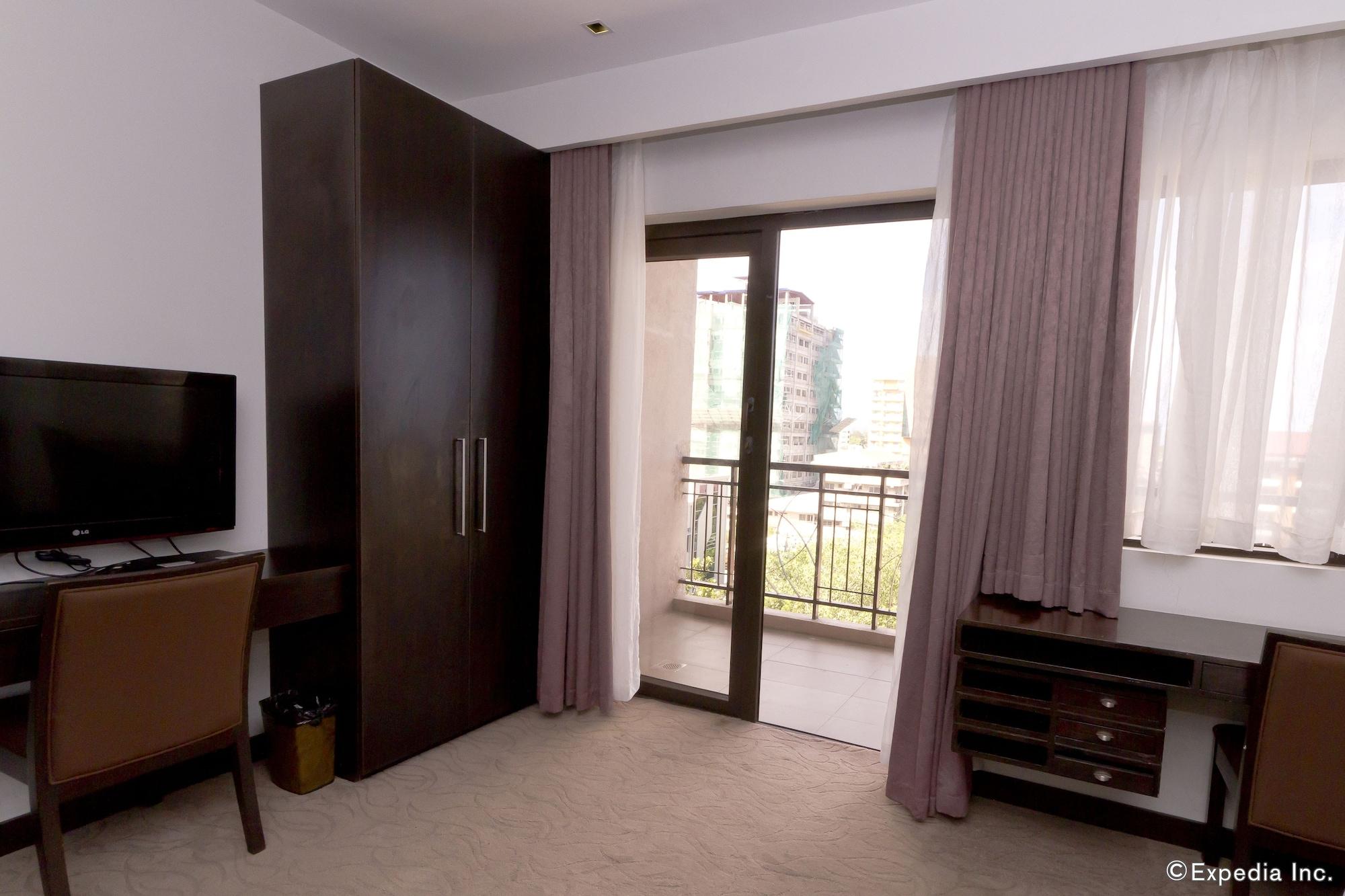 Castle Peak Hotel Cebu