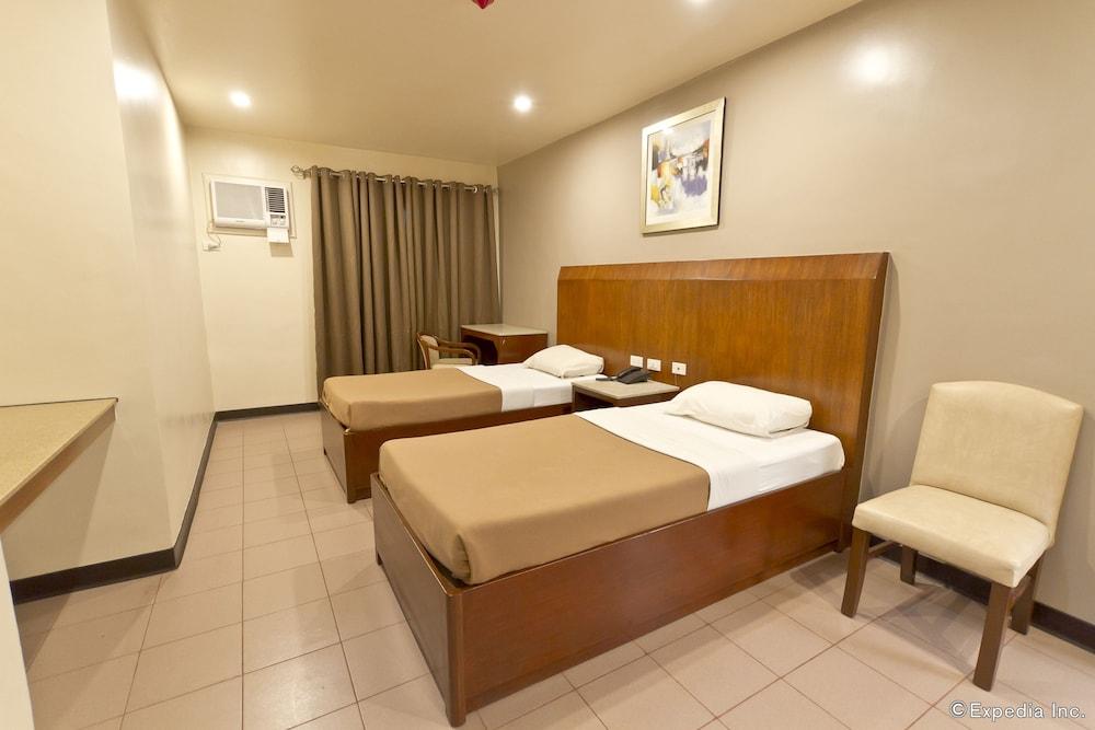 Diplomat Hotel 2*
