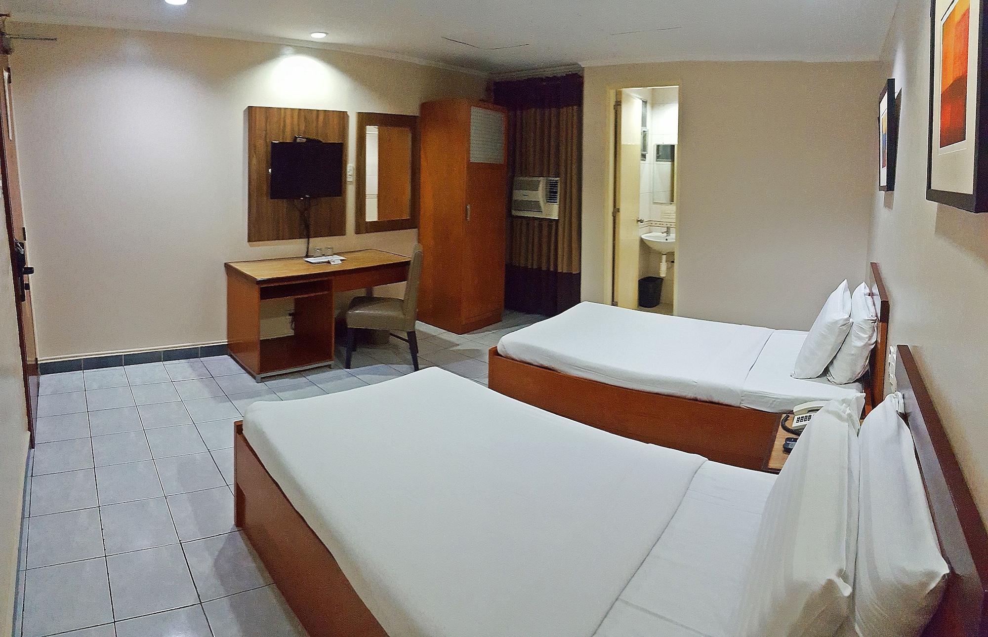 Golden Valley Hotel 2*