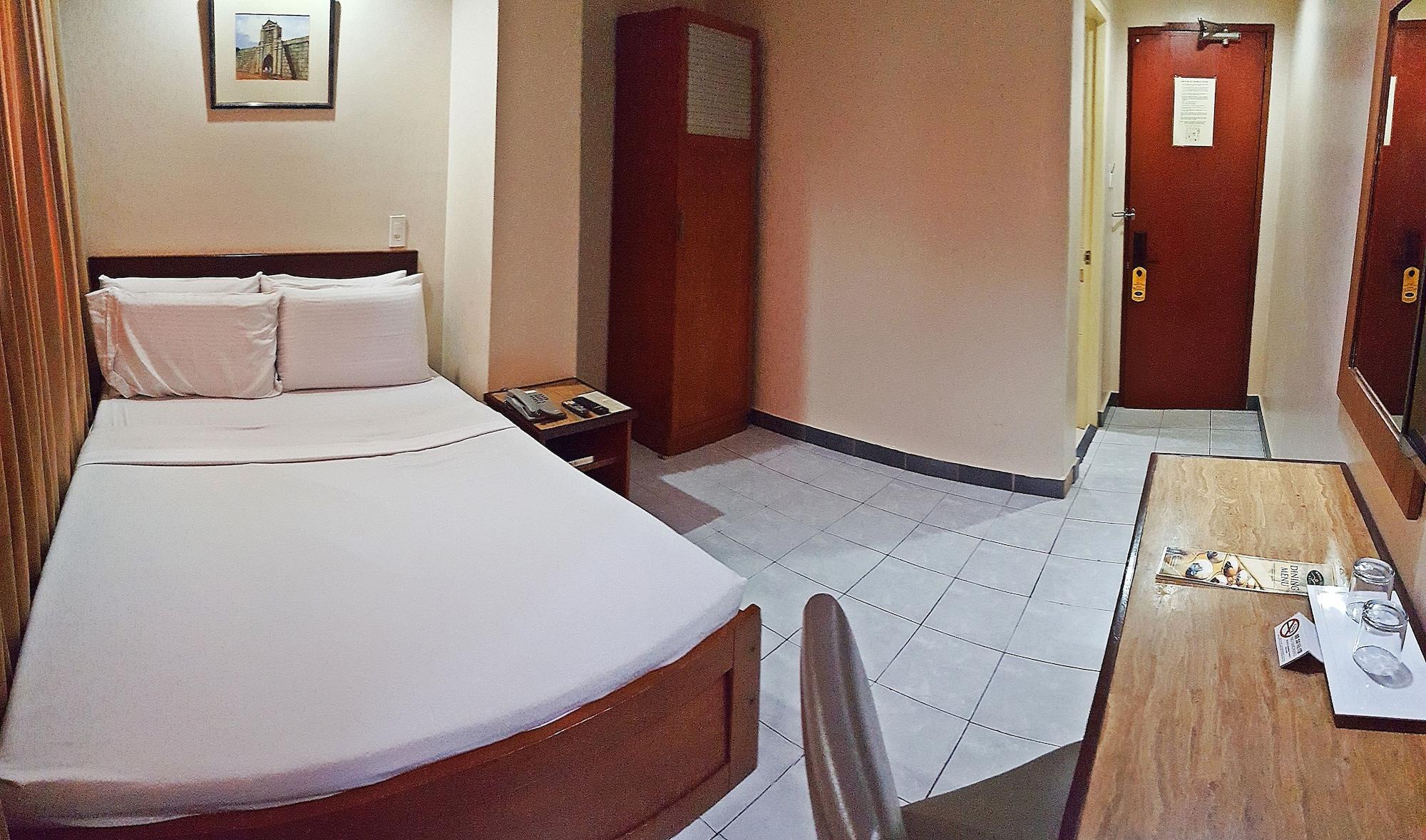 Golden Valley Hotel 2*
