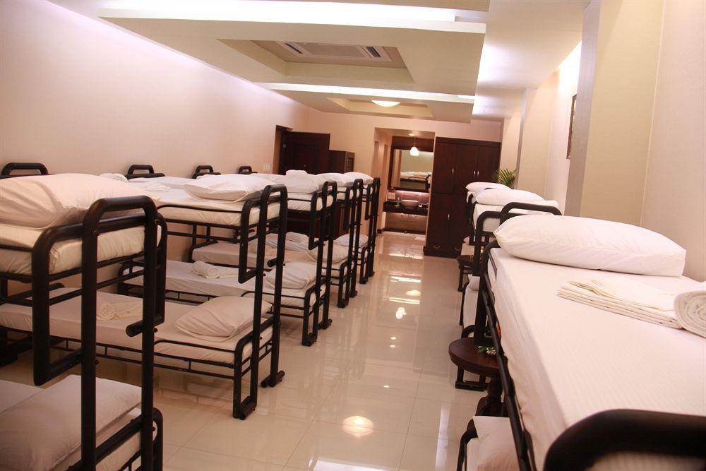 Hotel Oyo 159 San Remigio Pensionne