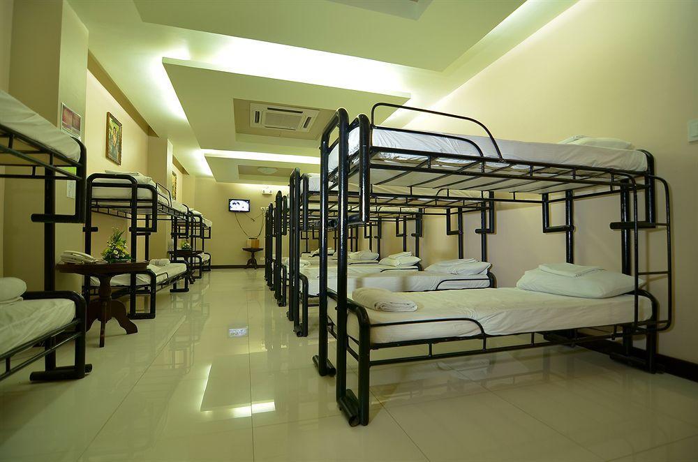 Hotel Oyo 159 San Remigio Pensionne 2*