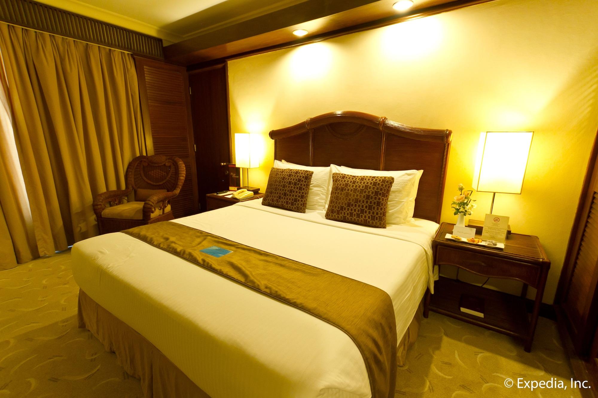 Hotel Waterfront Airport And Casino 4*
