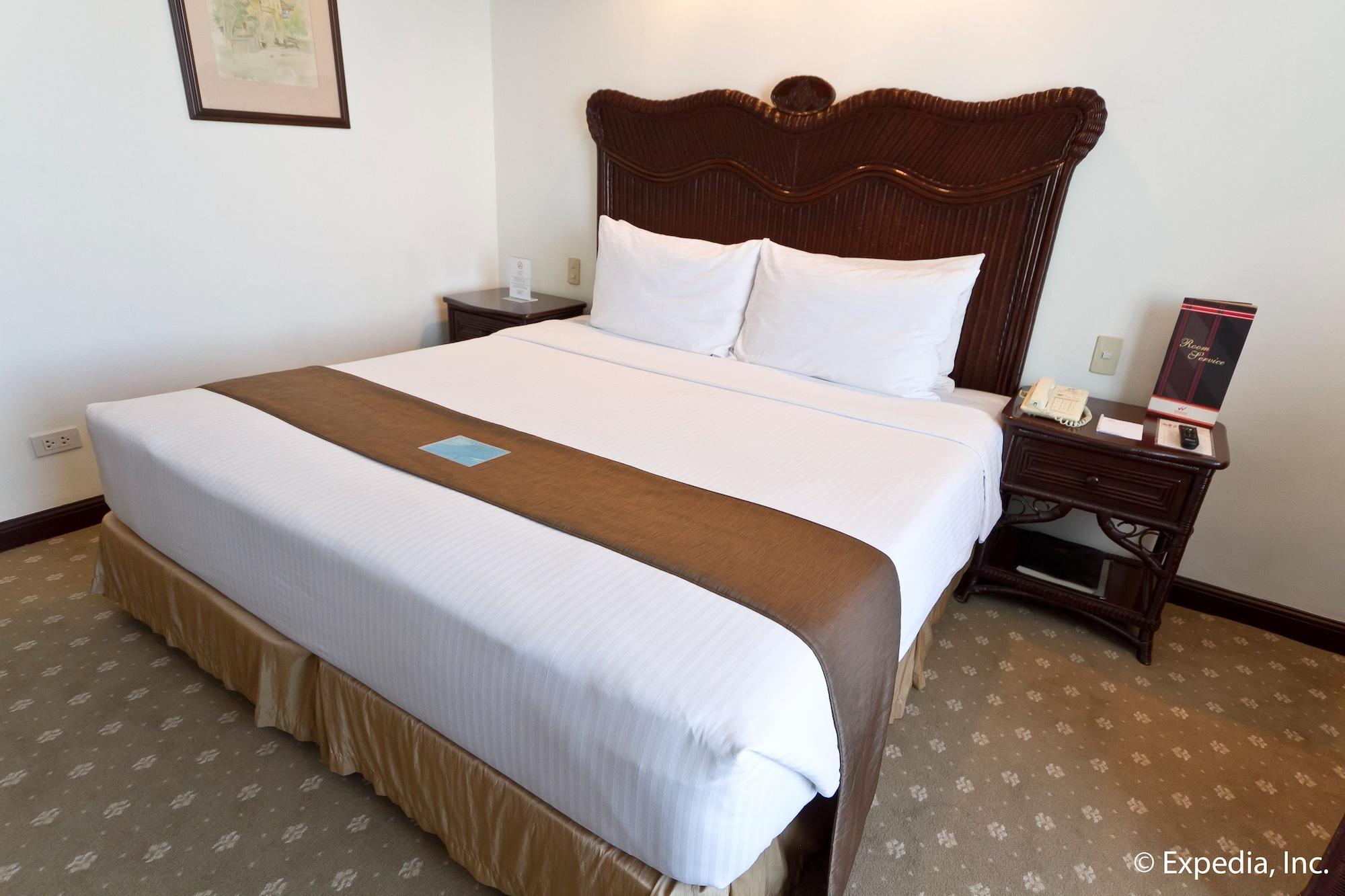 Waterfront Airport And Casino Hotel 4*