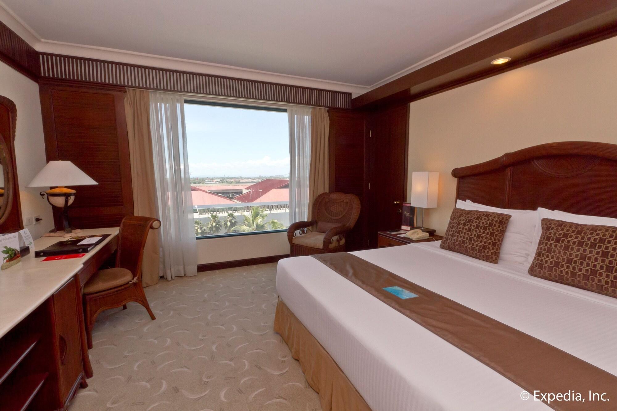 Hotel Waterfront Airport And Casino Lapu-Lapu City