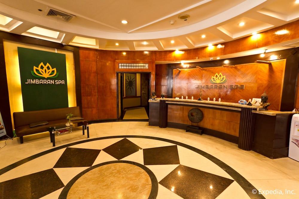 Waterfront Airport And Casino 4*