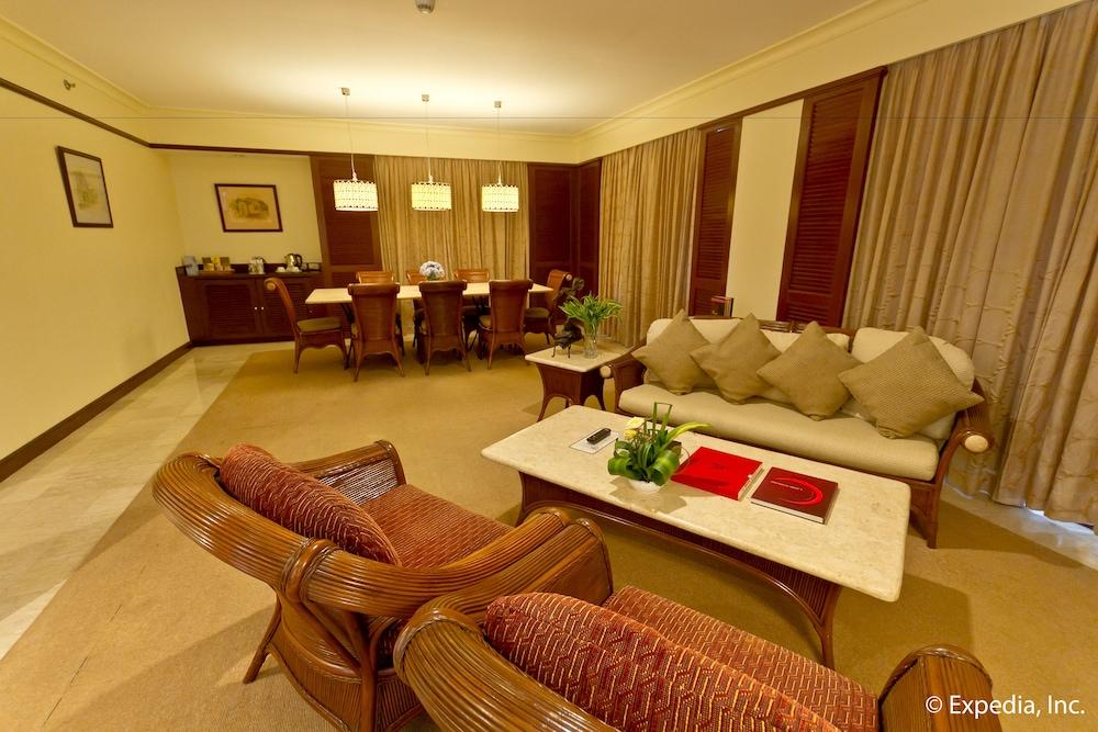 Waterfront Airport And Casino Lapu-Lapu City
