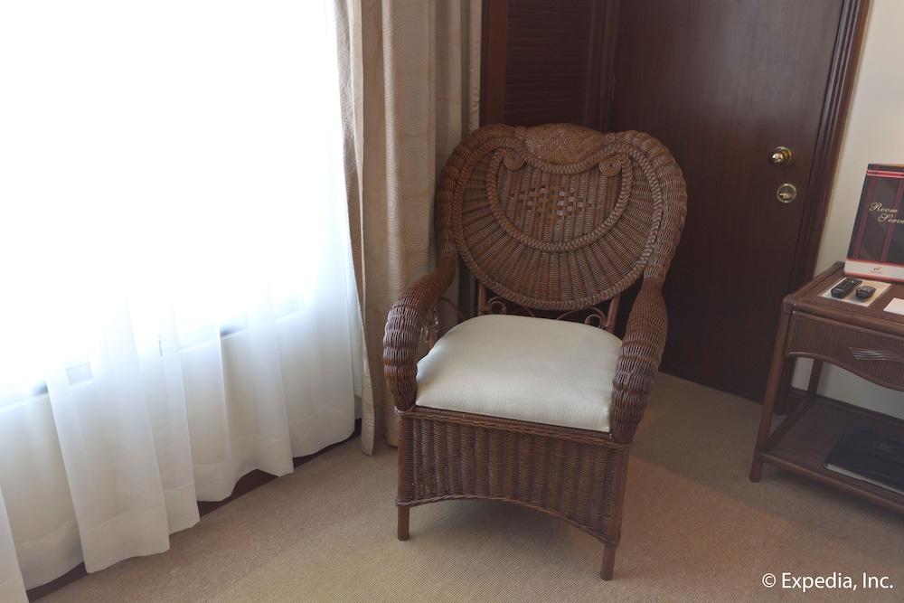 Waterfront Airport And Casino Hotel 4*