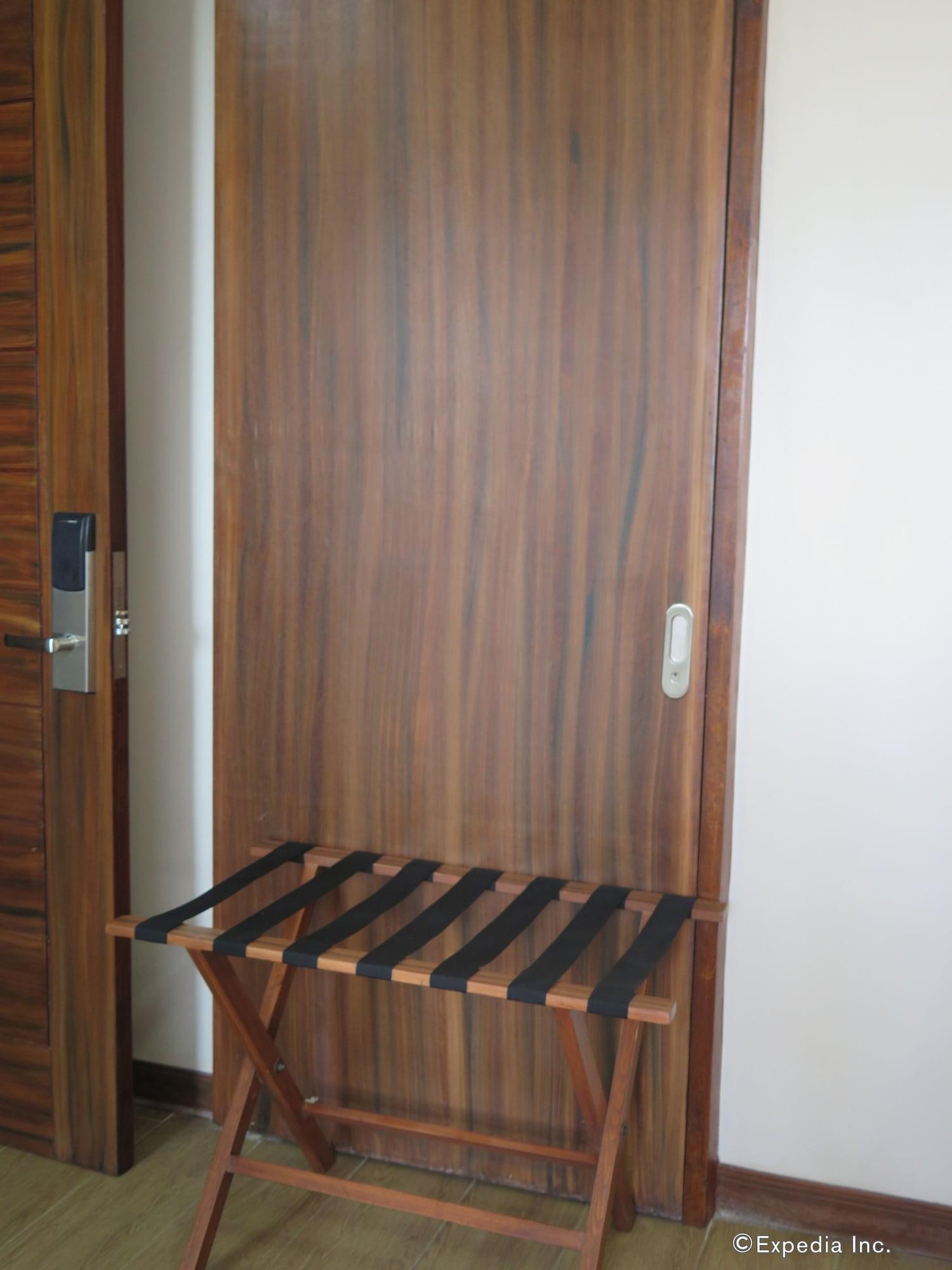 Hotel S & Residences 2*
