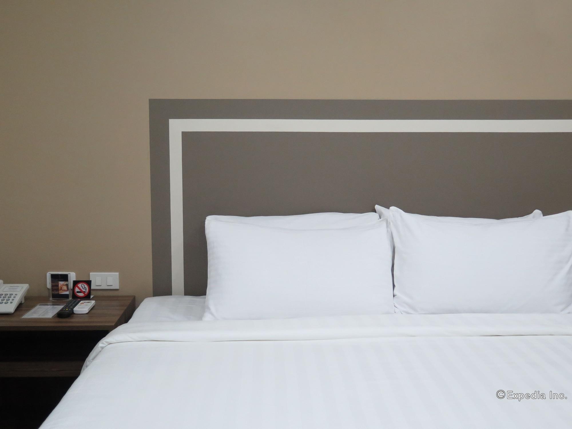 Hotel S & Residences 2*
