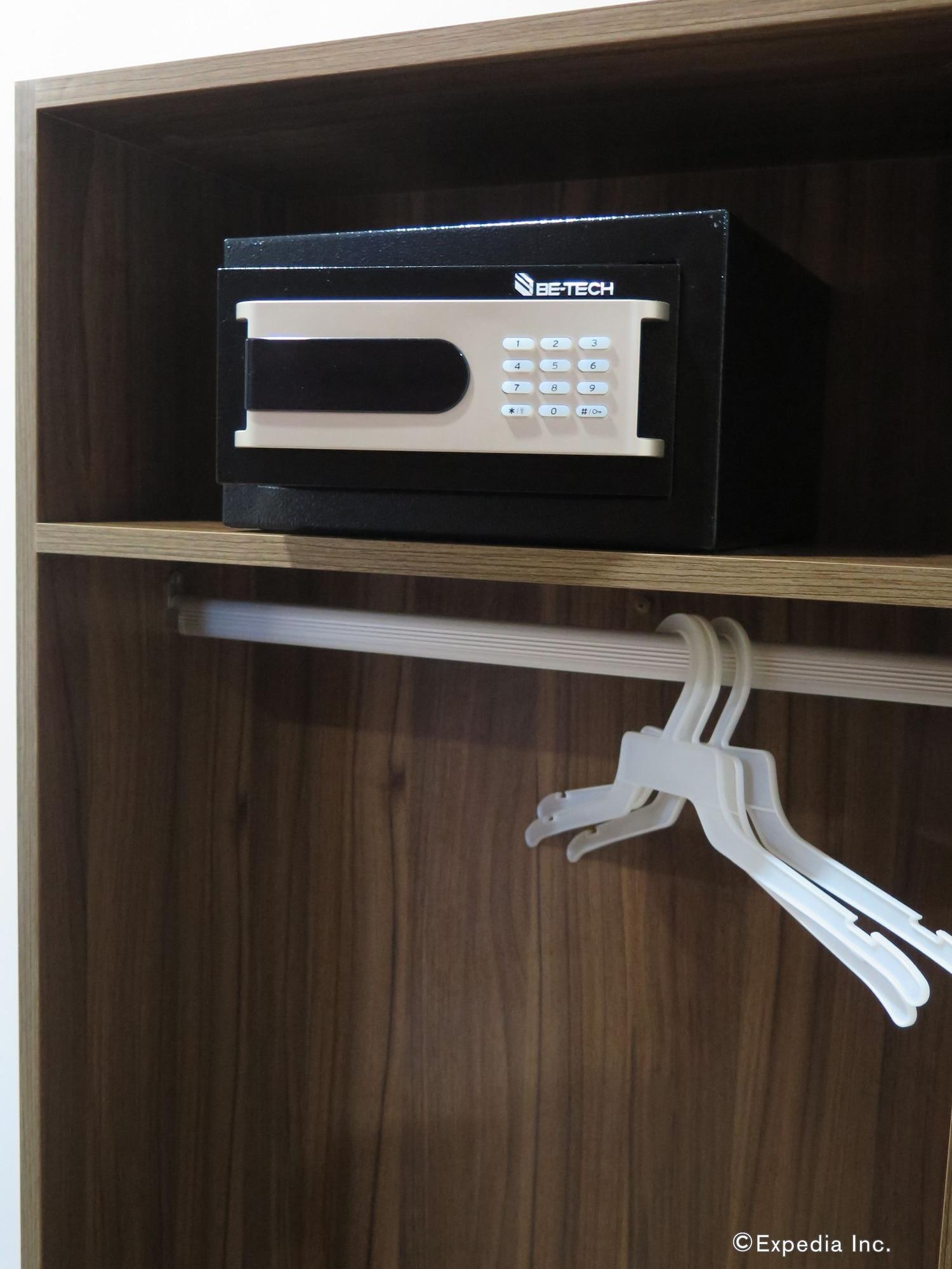 Hotel S & Residences