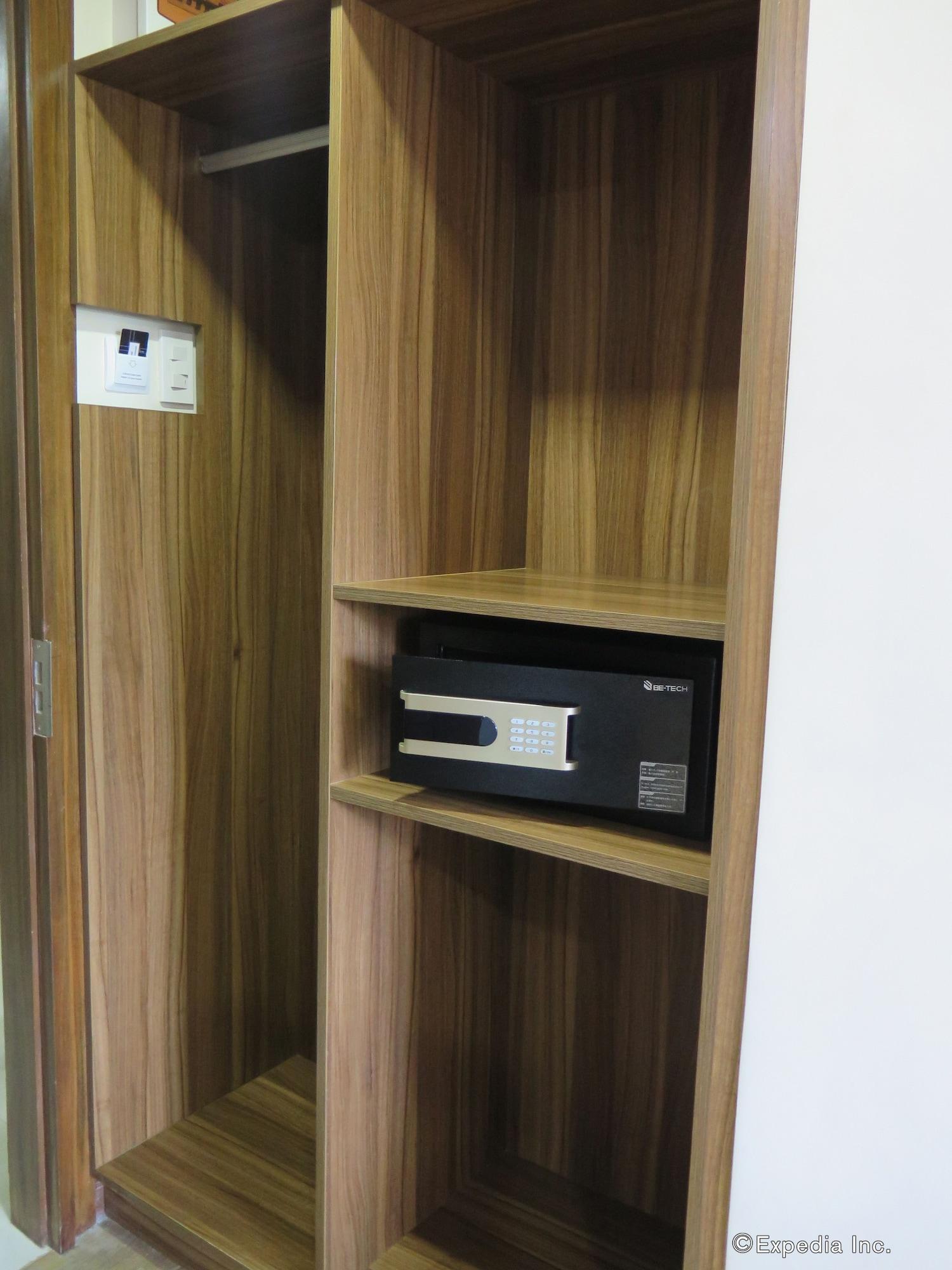 Hotel S & Residences